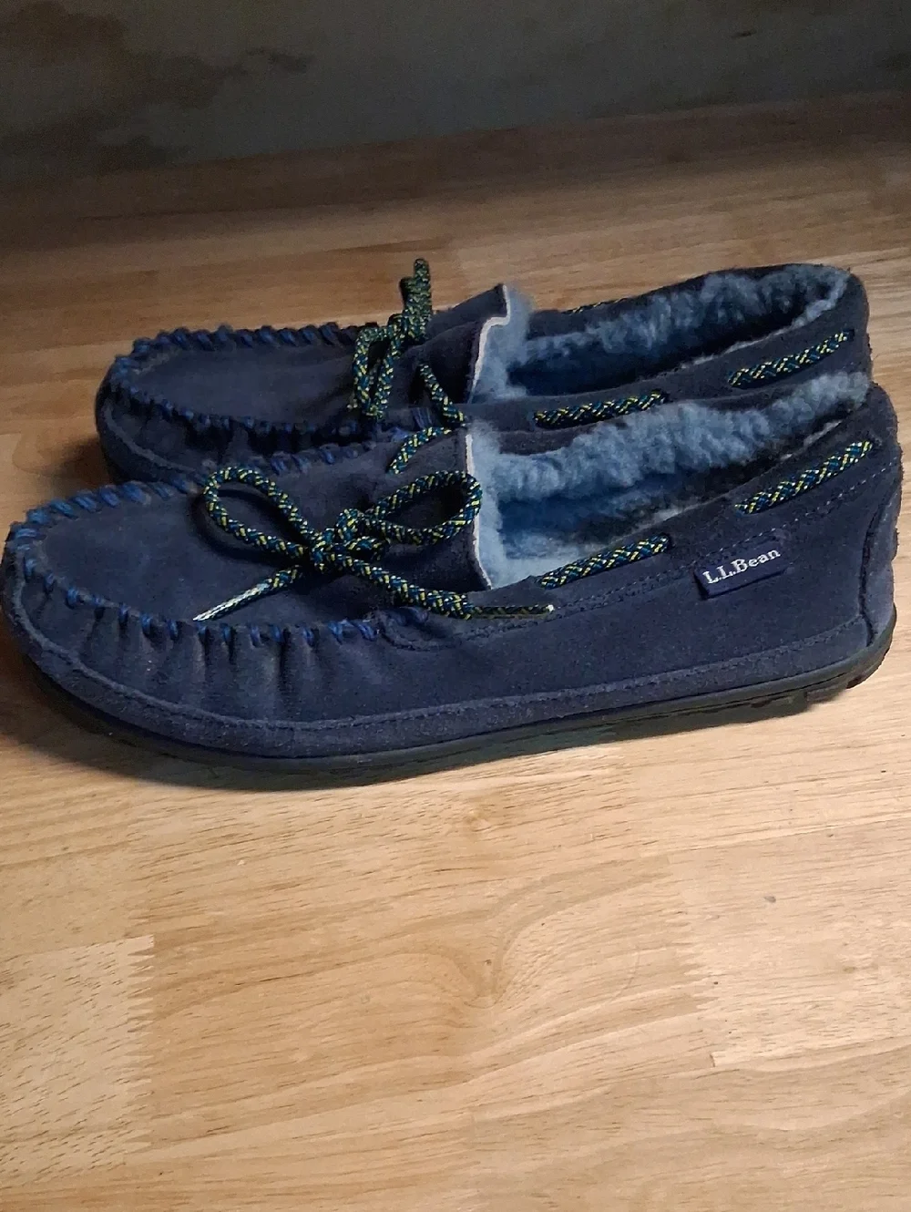 L.L.Bean Kids Size 4 Blue Suede Shearling Moccasins Slipper Shoes